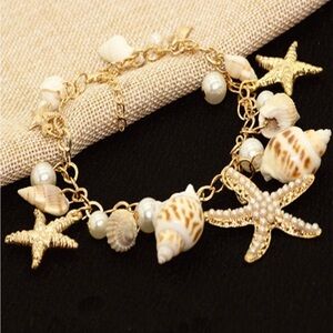 Beach Dreamin Shell Charm Bracelet NEW 🏷️
